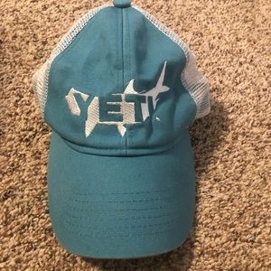 Yeti hat